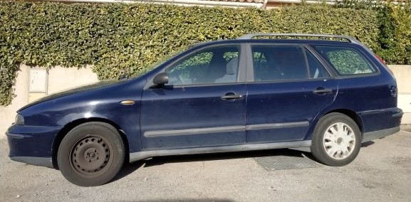 VOITURE BREAK