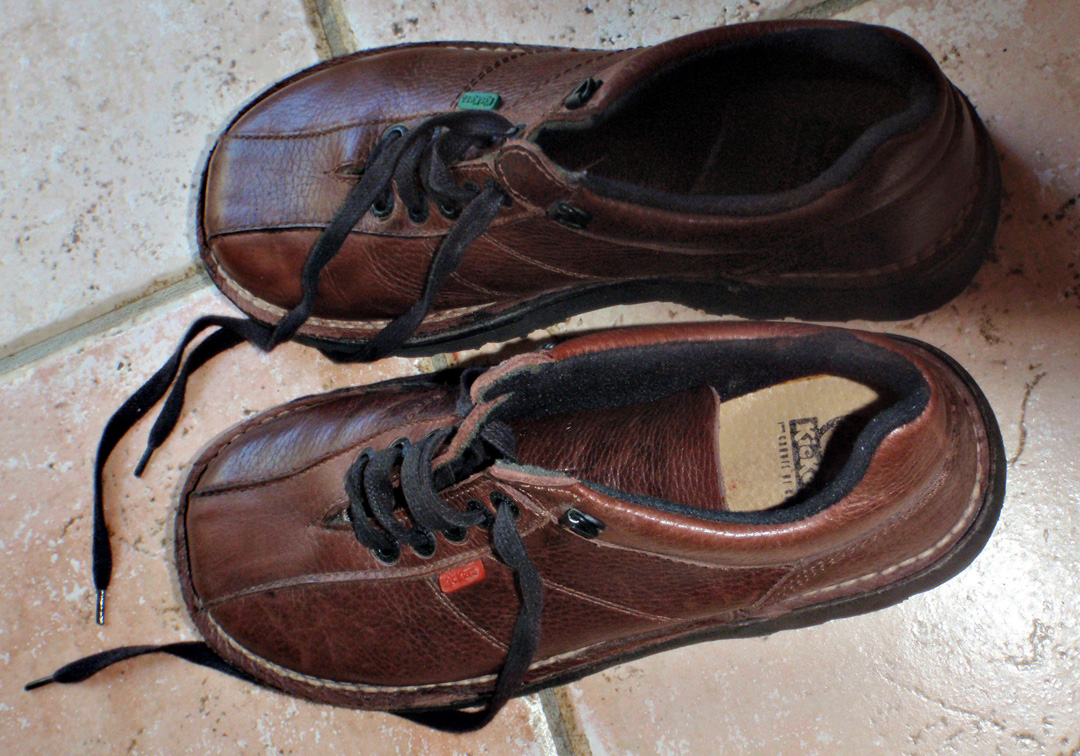 Une paire de Kickers