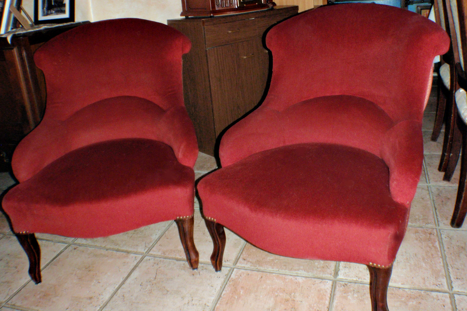 Lot de deux fauteuils crapaud