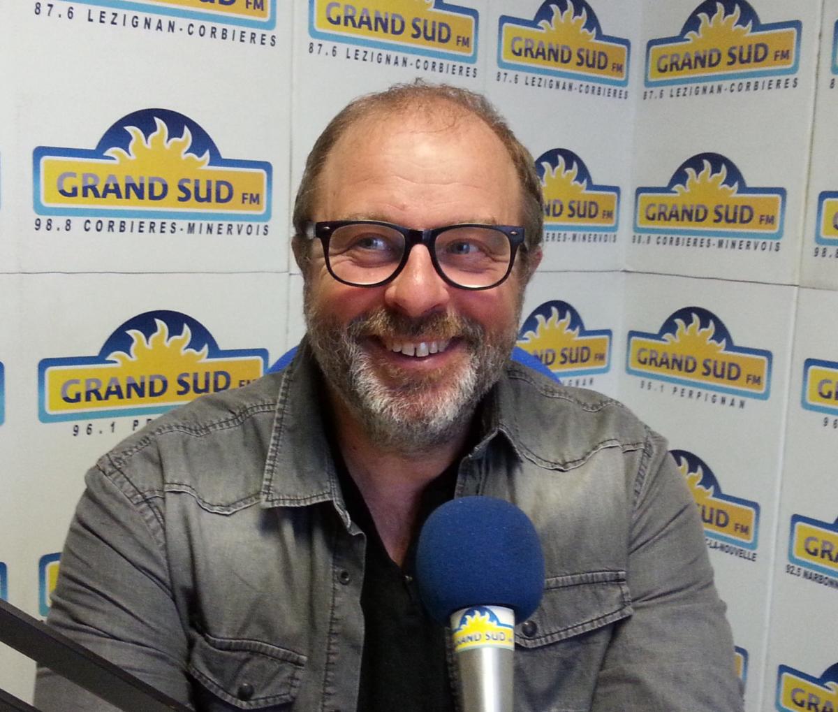 31-07-2019 Le réalisateur Yannick SEGUIER présente le spectacle « La peste débarque à Fontcalvy » à Ouveillan