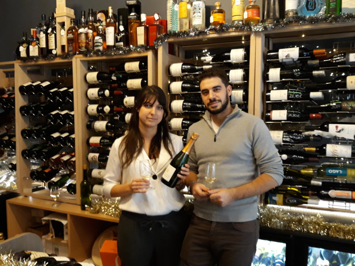 10-12-20 Livia et Jean-Baptiste, sommeliers à la Cave le Bouchon à Lézignan-Corbières