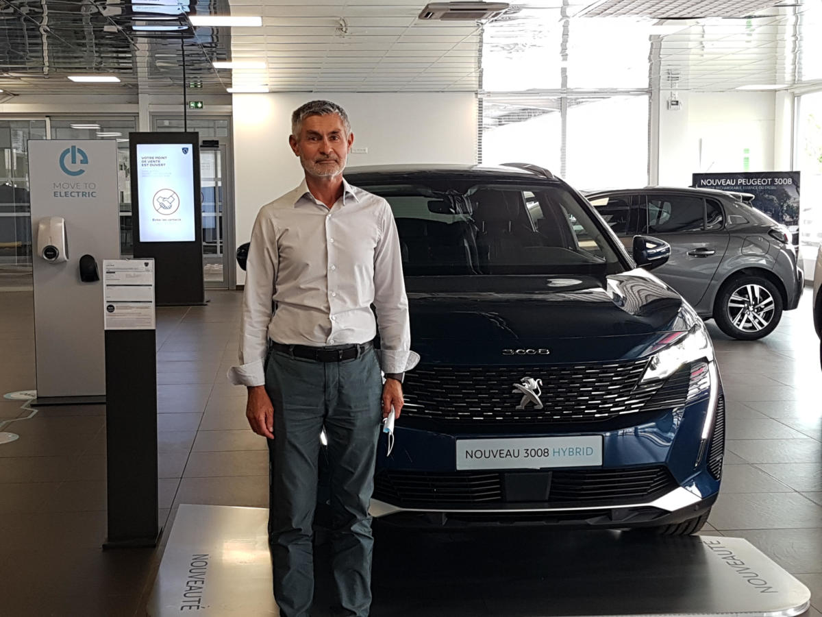 06-08-21-21 : Jean-Pierre REMONDIN, directeur de Peugeot Maurel Audoises Automobiles à Narbonne et Carcassonne