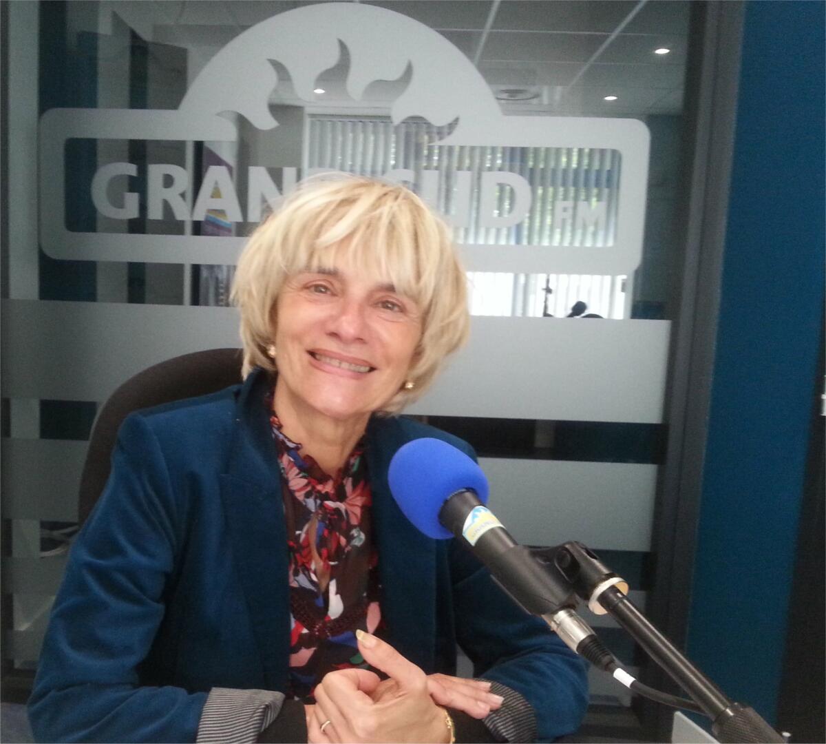 RADIO BARQUES 22 avril 2023. Partie 1. Hélène Sandragné.