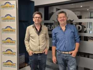 Interview Grand Sud FM avec les invité Fabien BERGES directeur du théatre + cinema de narbonne et Stéphane Romain chargé de communication des Halles