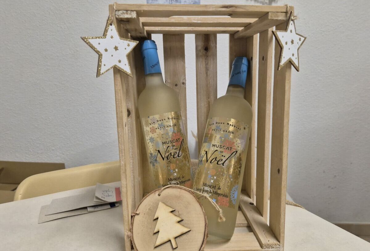 27-11-25 : Jean-Marc SALEINE, président de la Cave de St Jean De Minervois présente le Muscat de Noël de la Cave de St Jean De Minervois