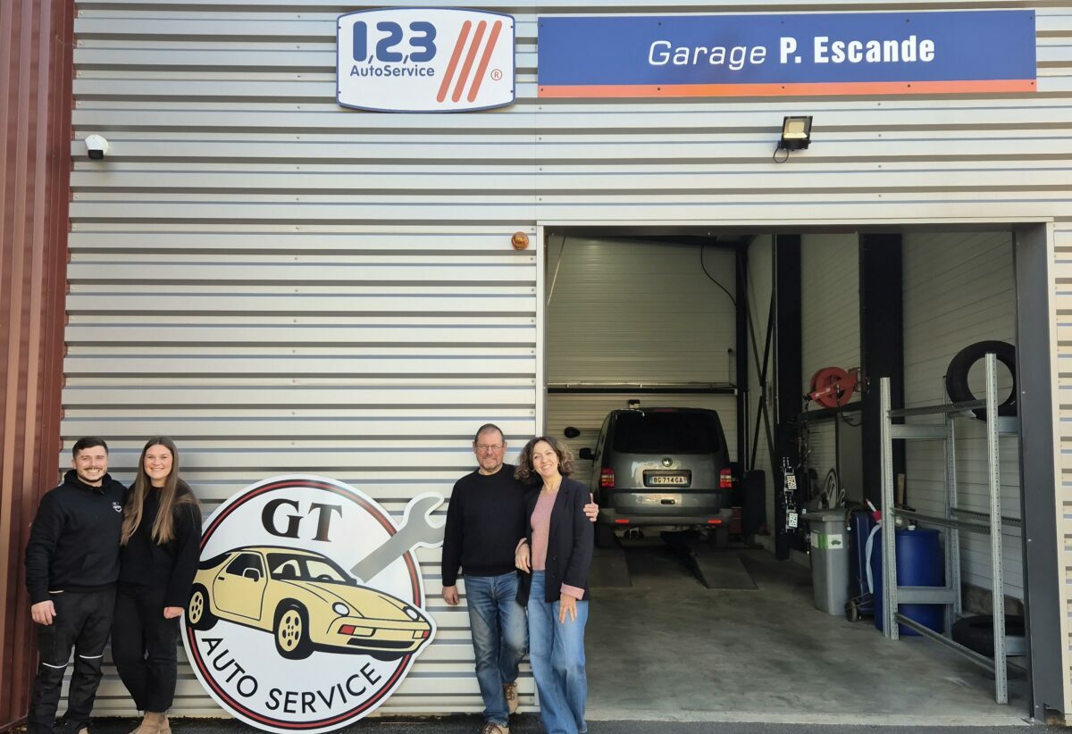03-12-25 : Patrick et Christine ESCANDE, à la tête du garage Ecande à Narbonne passe la main à Thomas GAULOIS et Chloé FAYRET