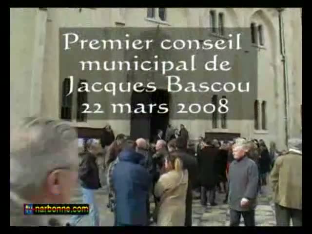 Premier conseil municipal du nouveau maire de Narbonne, Jacques Bascou. 8′.